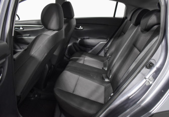 Подержанный автомобиль Kia Rio Hatchback 2021 года (11 фото)