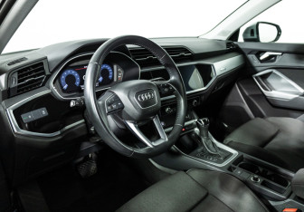 Подержанный автомобиль Audi Q3 2019 года (11 фото)