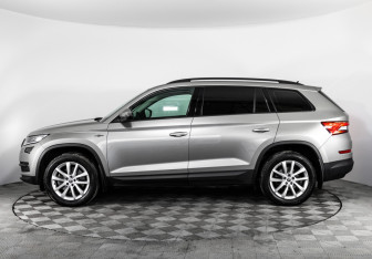 Подержанный автомобиль Skoda Kodiaq 2019 года (8 фото)