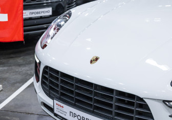 Подержанный автомобиль Porsche Macan 2018 года (12 фото)