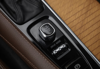 Подержанный автомобиль Volvo XC90 2020 года (24 фото)