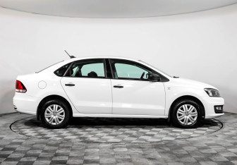 Подержанный автомобиль Volkswagen Polo Sedan 2018 года (4 фото)