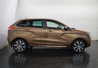 Подержанный автомобиль LADA (ВАЗ) XRAY 2017 года (4 фото)