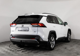 Подержанный автомобиль Toyota RAV4 2019 года (5 фото)