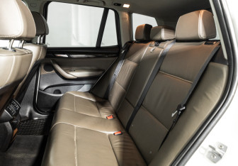 Подержанный автомобиль BMW X3 2014 года (10 фото)