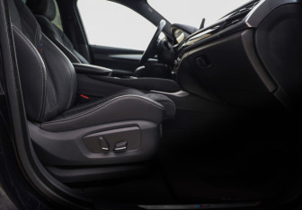 Подержанный автомобиль BMW X6 2017 года (27 фото)