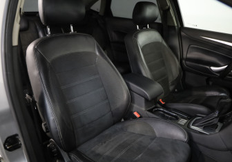 Подержанный автомобиль Ford Mondeo Sedan 2008 года (19 фото)