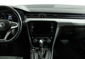 Подержанный автомобиль Volkswagen Passat Wagon 2019 года (14 фото)