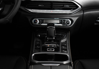 Подержанный автомобиль FAW Bestune T77 2023 года (21 фото)