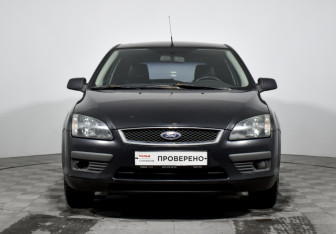 Подержанный автомобиль Ford Focus Hatchback 2006 года (2 фото)