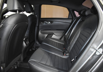 Подержанный автомобиль Kia Cerato Sedan 2019 года (13 фото)