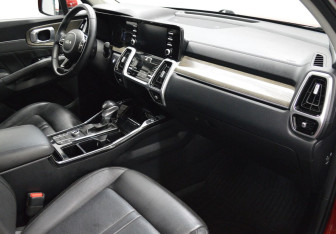 Подержанный автомобиль Kia Sorento 2022 года (12 фото)