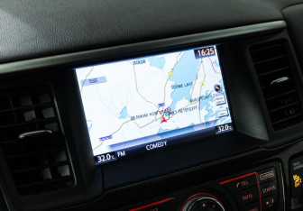 Подержанный автомобиль Nissan Pathfinder 2015 года (18 фото)