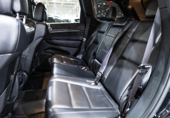 Подержанный автомобиль Jeep Grand Cherokee 2019 года (12 фото)