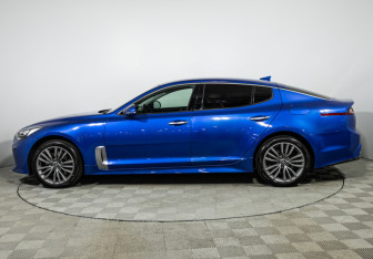 Подержанный автомобиль Kia Stinger 2019 года (8 фото)