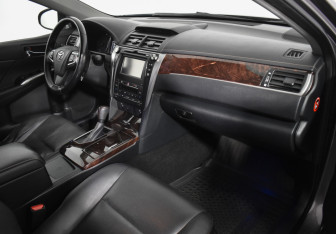 Подержанный автомобиль Toyota Camry Sedan 2016 года (12 фото)