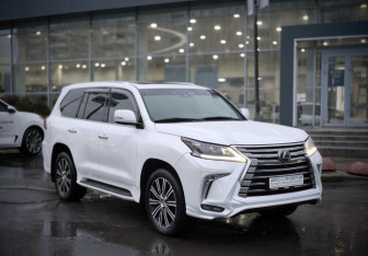 Подержанный автомобиль Lexus LX 2021 года (3 фото)