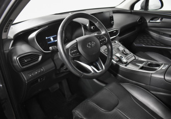 Подержанный автомобиль Hyundai Santa Fe 2021 года (9 фото)