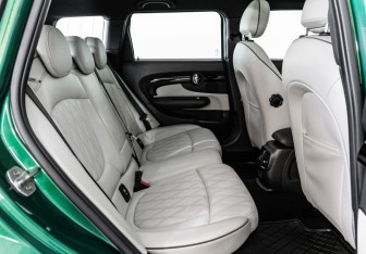 Подержанный автомобиль MINI Clubman Wagon 2019 года (21 фото)
