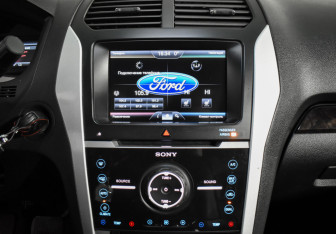 Подержанный автомобиль Ford Explorer 2014 года (15 фото)