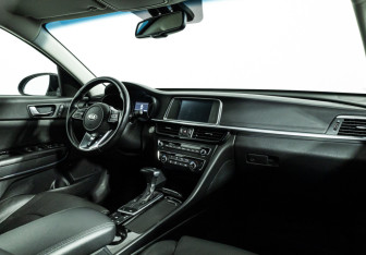 Подержанный автомобиль Kia Optima Sedan 2019 года (9 фото)