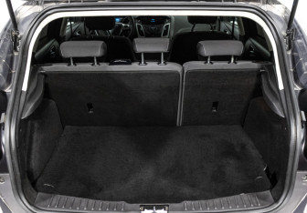 Подержанный автомобиль Ford Focus Hatchback 2013 года (16 фото)