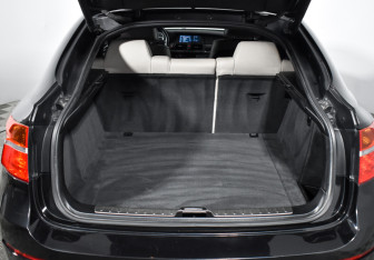 Подержанный автомобиль BMW X6 2011 года (19 фото)