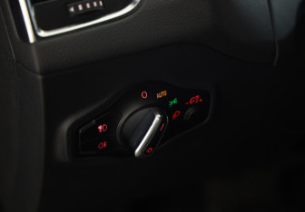 Подержанный автомобиль Audi Q5 2009 года (18 фото)