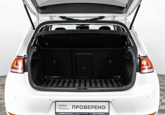 Подержанный автомобиль Volkswagen Golf Hatchback 2013 года (18 фото)