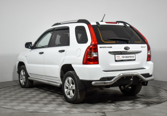 Подержанный автомобиль Kia Sportage 2008 года (7 фото)
