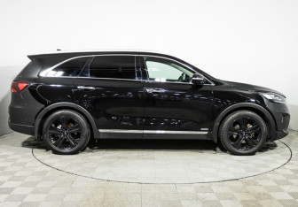 Подержанный автомобиль Kia Sorento 2020 года (4 фото)