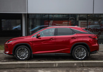 Подержанный автомобиль Lexus RX 2021 года (9 фото)