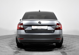 Подержанный автомобиль Skoda Octavia Liftback 2020 года (6 фото)
