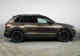 Подержанный автомобиль Volkswagen Tiguan 2019 года (4 фото)