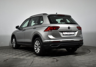 Подержанный автомобиль Volkswagen Tiguan 2021 года (7 фото)