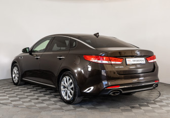 Подержанный автомобиль Kia Optima Sedan 2017 года (7 фото)