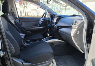 Подержанный автомобиль Mitsubishi L200 2017 года (14 фото)