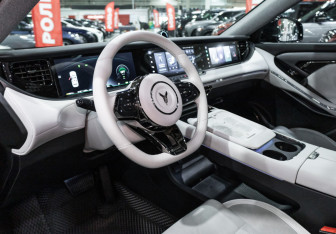 Подержанный автомобиль Voyah Free 2025 года (18 фото)