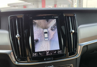 Подержанный автомобиль Volvo S90 2019 года (24 фото)