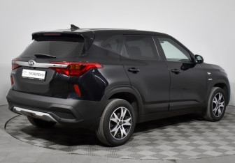 Подержанный автомобиль Kia Seltos 2021 года (5 фото)