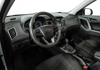 Подержанный автомобиль Hyundai Creta 2016 года (11 фото)