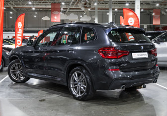 Подержанный автомобиль BMW X3 2019 года (10 фото)
