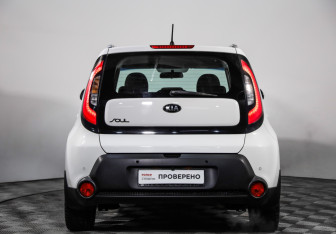 Подержанный автомобиль Kia Soul 2015 года (6 фото)