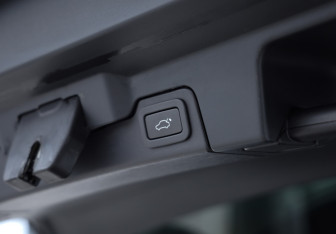 Подержанный автомобиль Land Rover Range Rover Evoque 2017 года (35 фото)