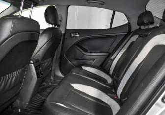 Подержанный автомобиль Kia Optima Sedan 2013 года (12 фото)