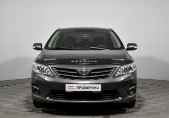 Подержанный автомобиль Toyota Corolla Sedan 2011 года (2 фото)