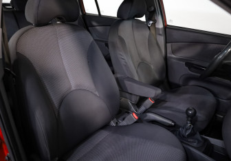 Подержанный автомобиль Kia Rio Hatchback 2009 года (16 фото)