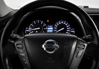 Подержанный автомобиль Nissan Patrol 2014 года (19 фото)