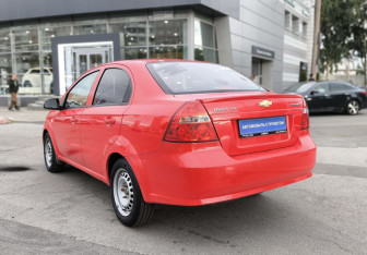 Подержанный автомобиль Chevrolet Aveo Sedan 2011 года (6 фото)