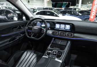 Подержанный автомобиль Jaecoo J8 2024 года (14 фото)